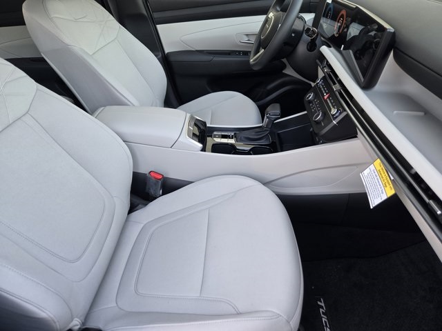 2026 Hyundai Tucson SE photo 6