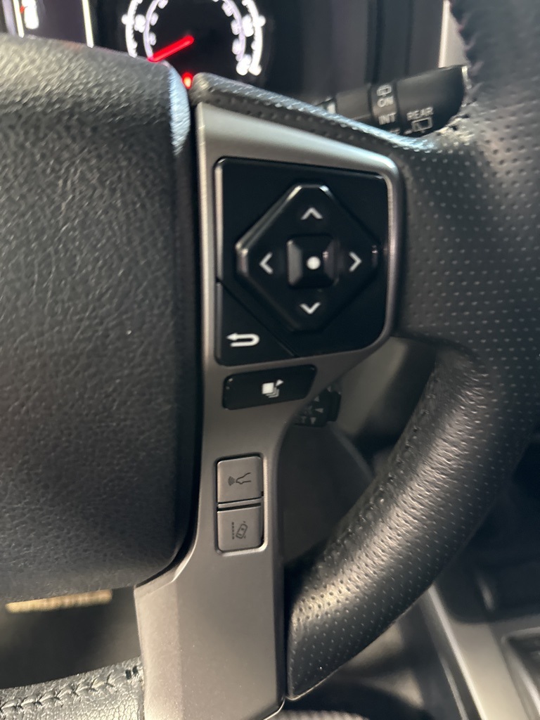 2020 Toyota 4Runner SR5 photo 33