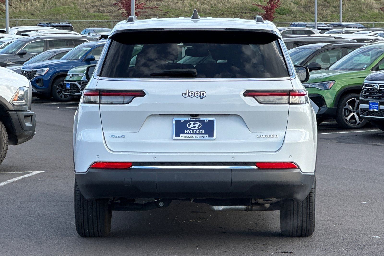 2023 Jeep Grand Cherokee Laredo photo 4