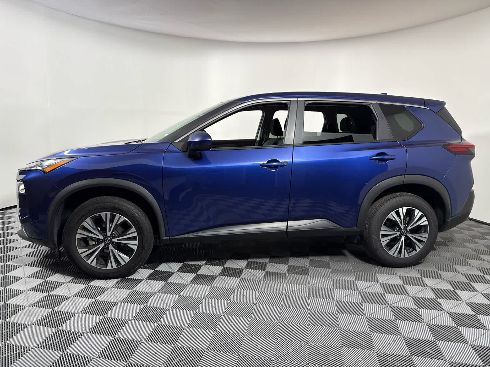 2023 Nissan Rogue SV photo 3