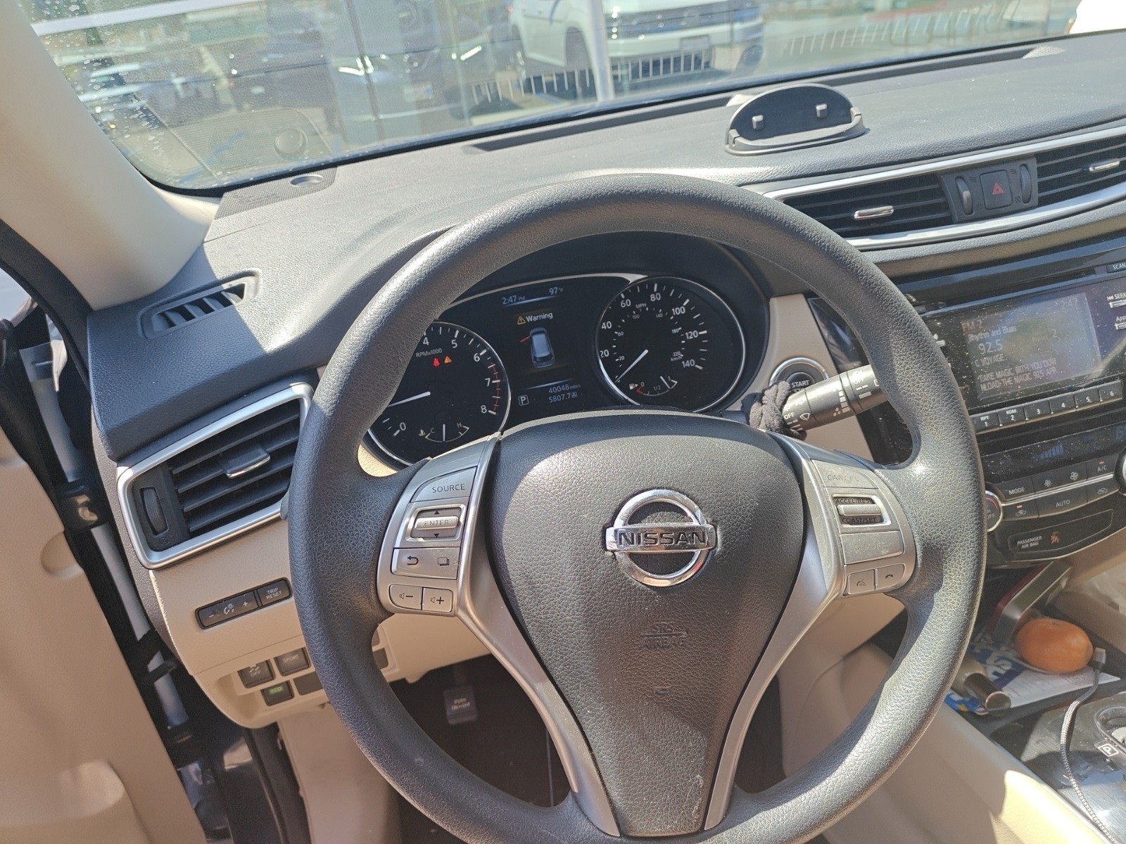 2016 Nissan Rogue SV photo 6