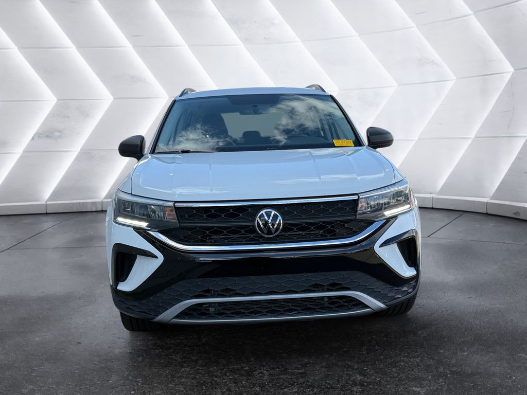2022 Volkswagen Taos S photo 2