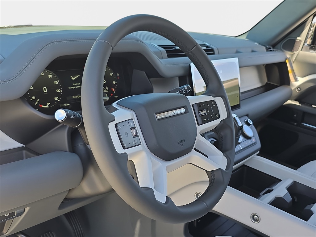 2025 Land Rover Defender 130 X-Dynamic SE photo 16