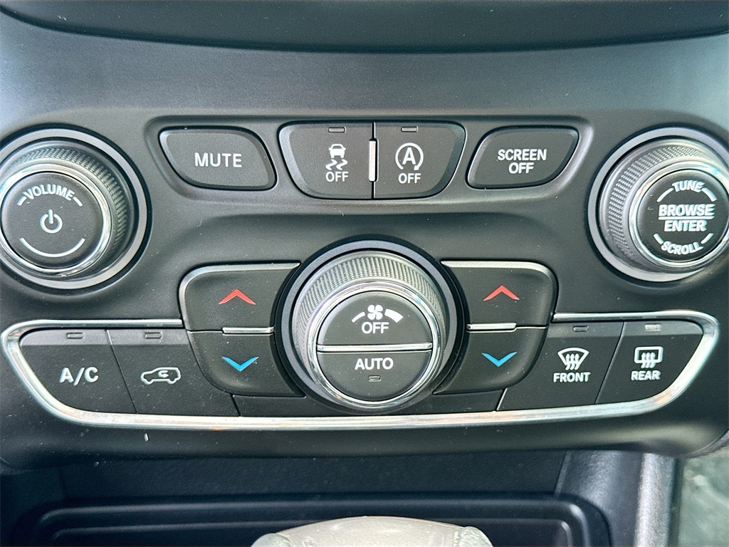 2019 Jeep Cherokee Limited photo 14