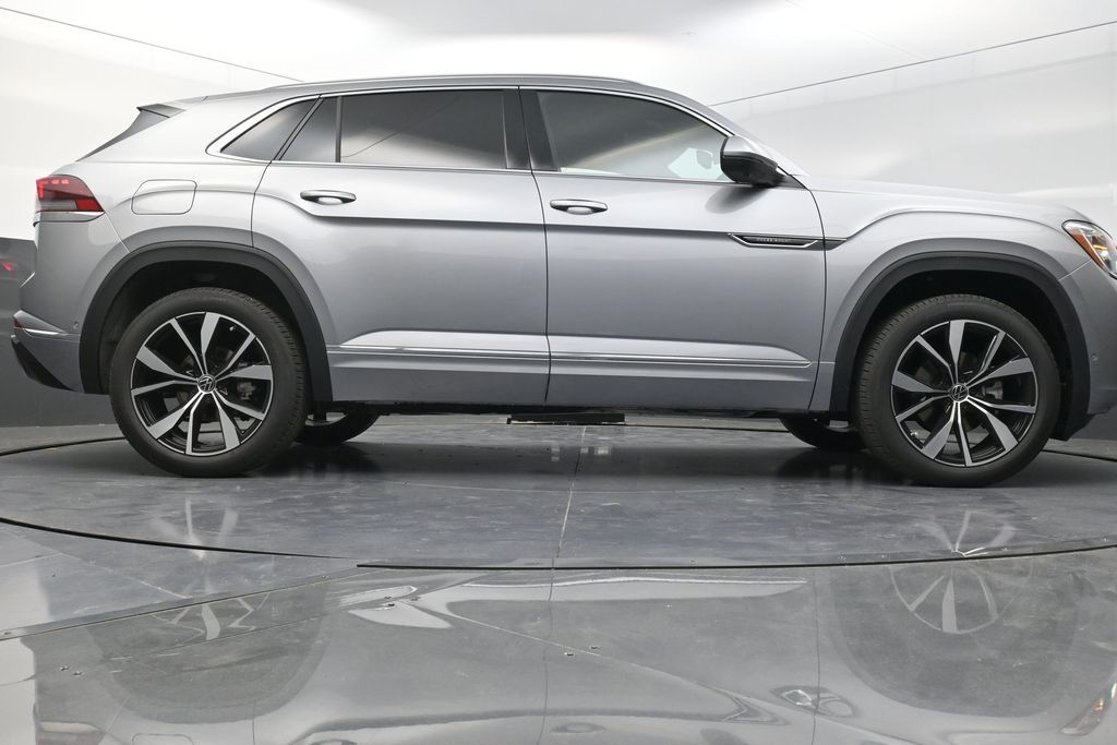 2025 Volkswagen Atlas Cross Sport SEL Premium R-Line photo 25