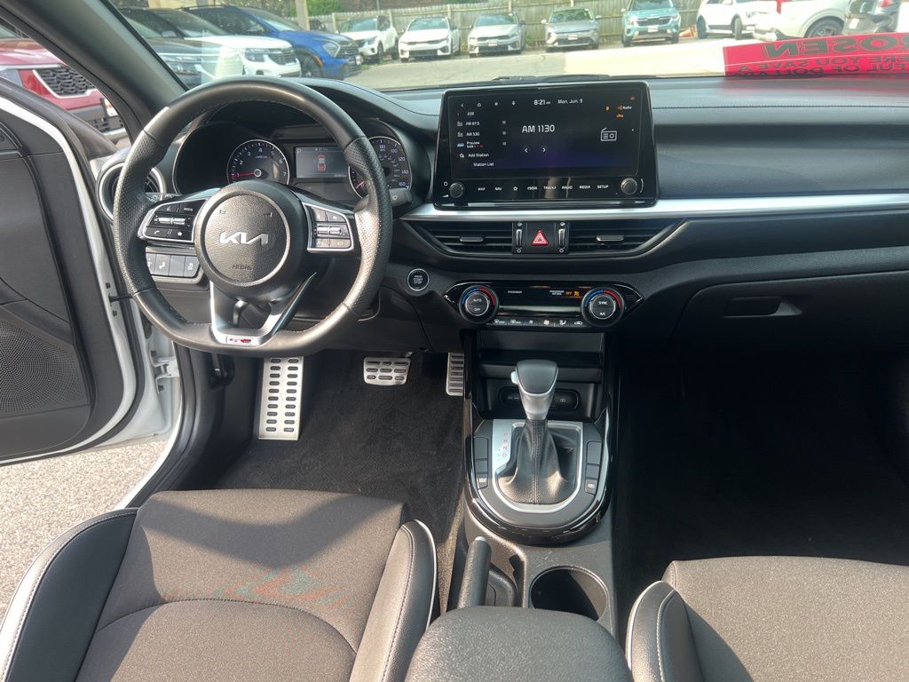 2023 Kia Forte GT-Line photo 13