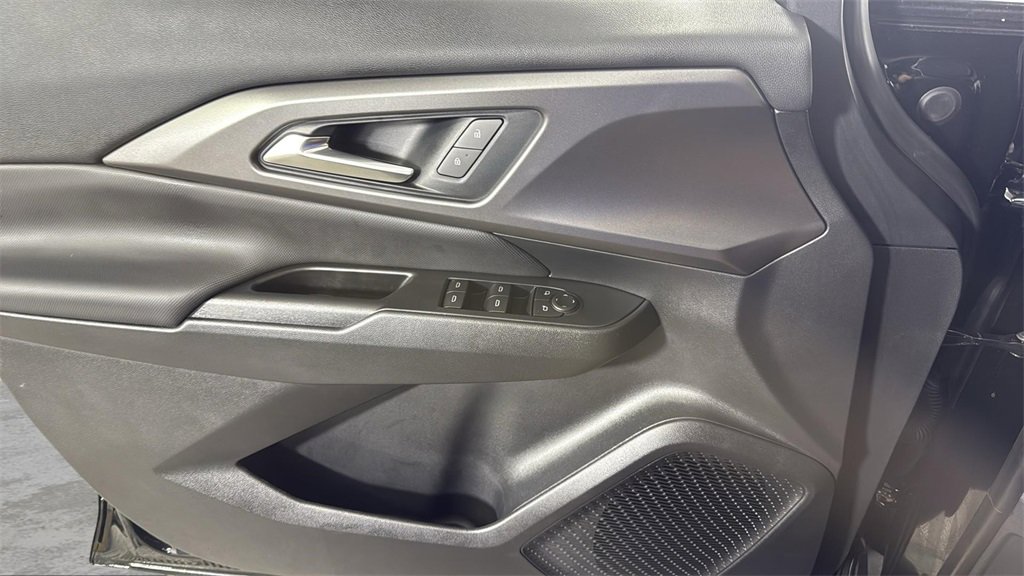 2025 Chevrolet Equinox EV LT photo 22
