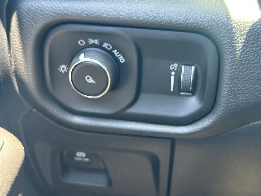 2025 Ram 1500 Tradesman photo 27