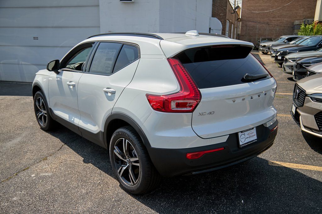 2026 VOLVO XC40 - Image 6