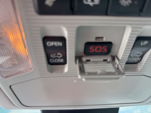 2019 Toyota RAV4 XLE Premium photo 25
