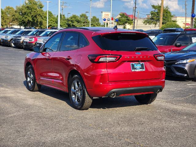 2024 Ford Escape ST-Line photo 4