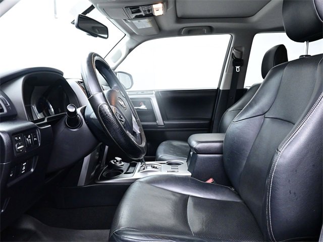 2018 Toyota 4Runner SR5 photo 9