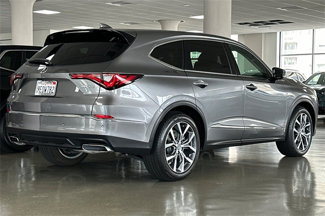 2023 Acura MDX Technology SH-AWD photo 4