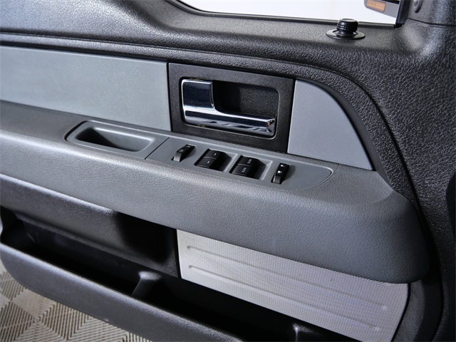 2012 Ford F-150 XLT photo 21