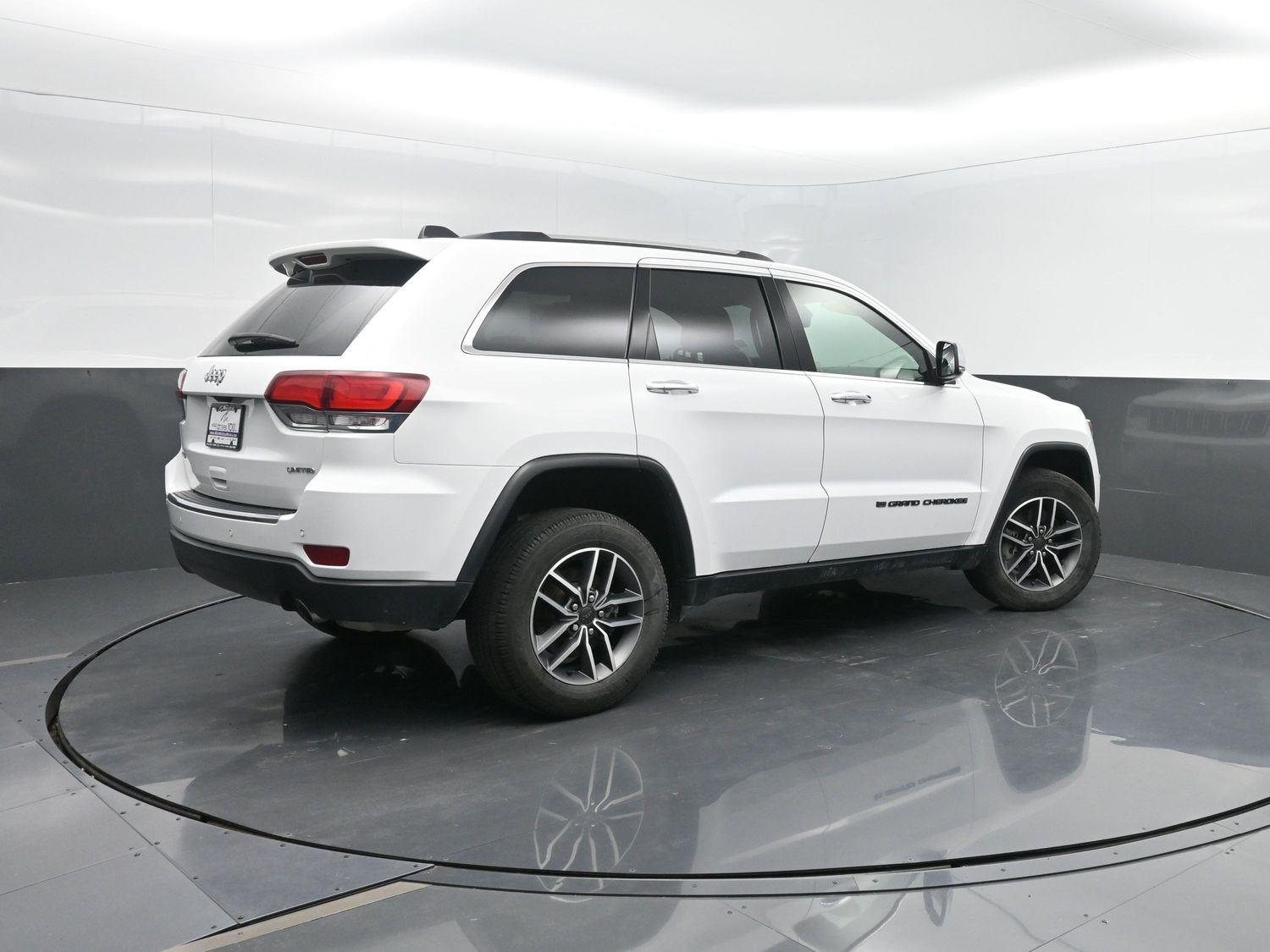 2022 Jeep Cherokee Limited photo 2