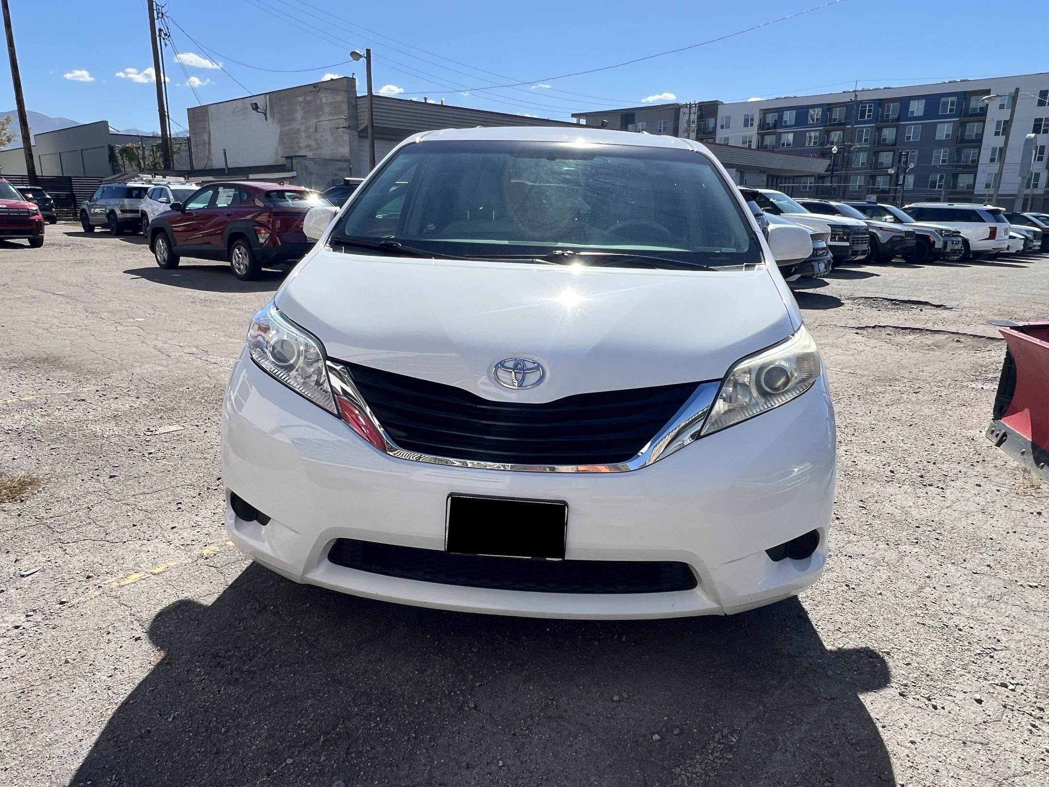 2012 Toyota Sienna LE photo 8