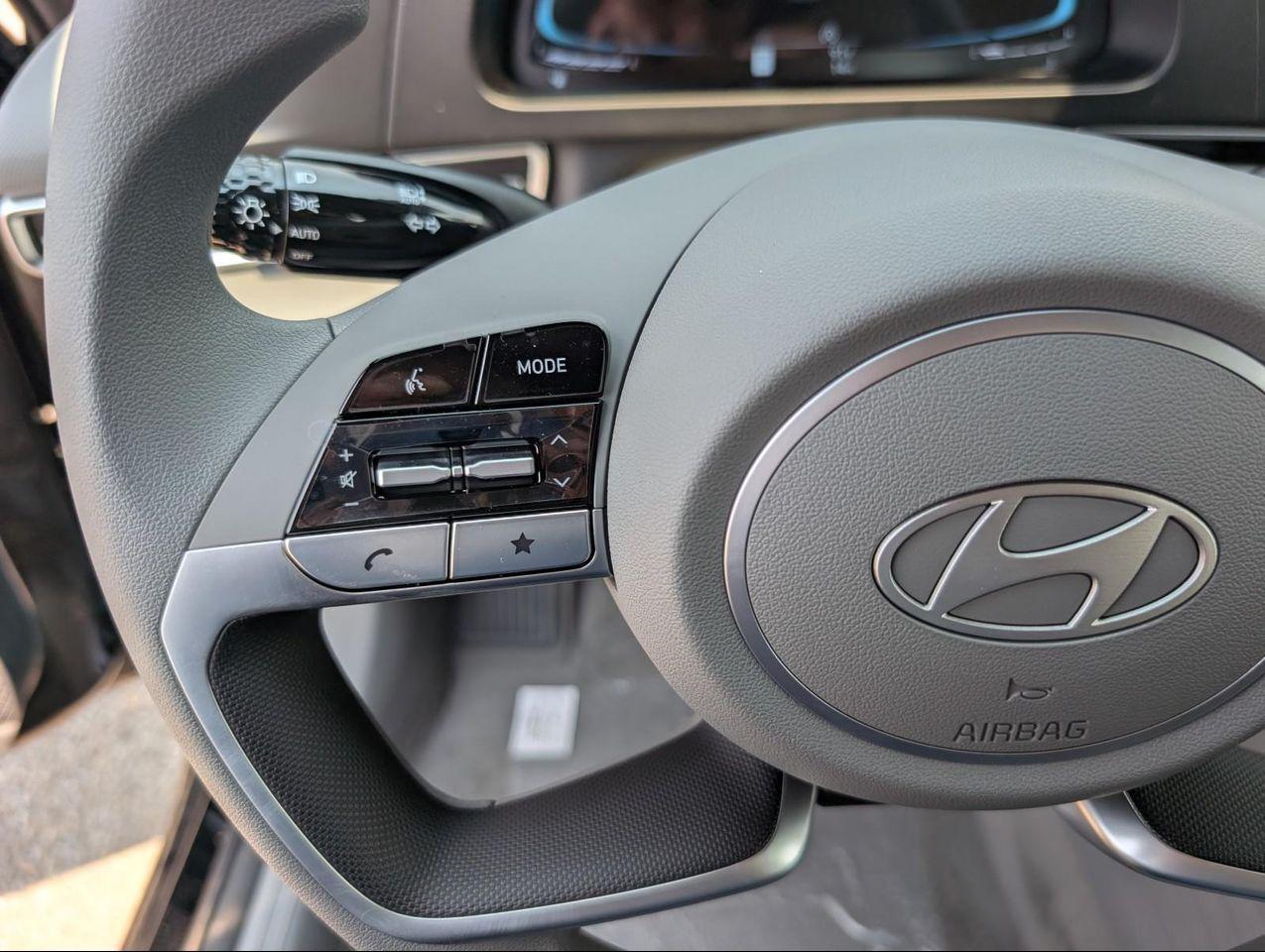 2025 Hyundai Elantra SE photo 15