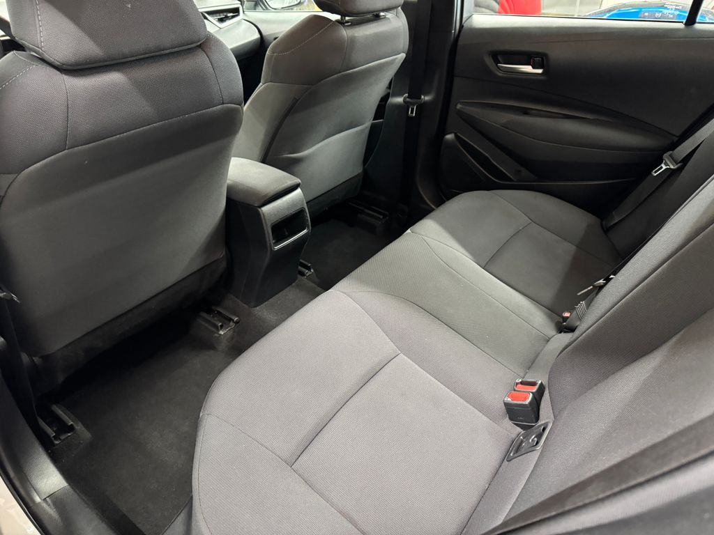2021 Toyota Corolla LE photo 12