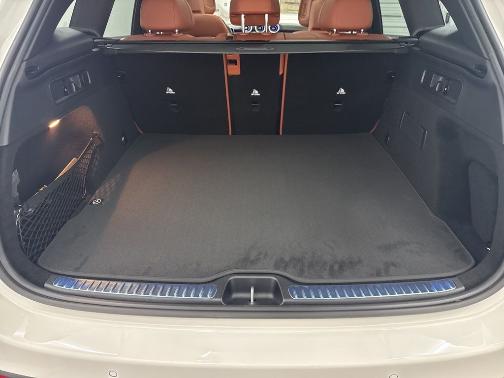 2026 Mercedes Benz GLC 300 photo 21