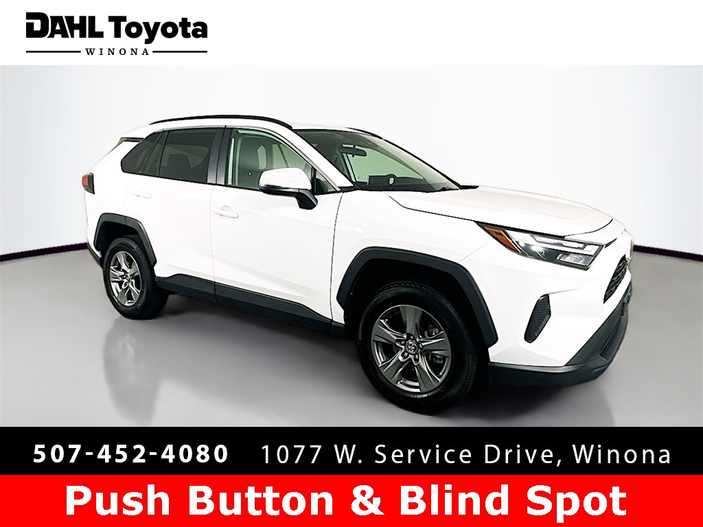 2024 Toyota RAV4 XLE's photo