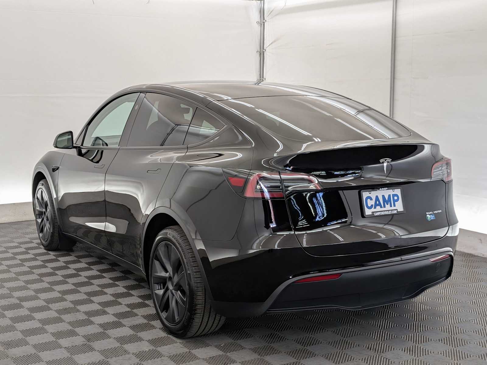 2025 Tesla Model Y Long Range photo 3