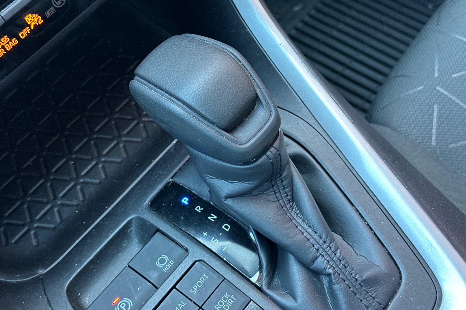 2024 Toyota RAV4 XLE photo 15