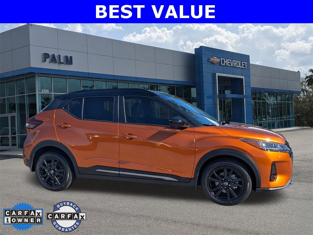 2023 Nissan Kicks SR's photo