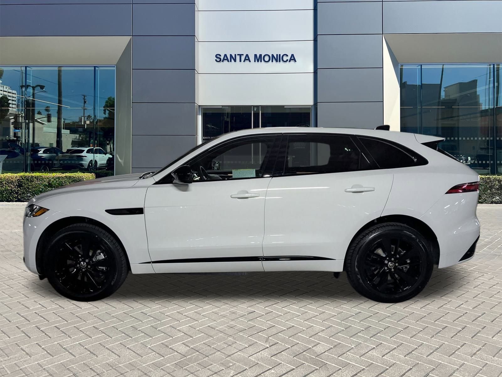 2025 Jaguar F-PACE P400 R-Dynamic S photo 4