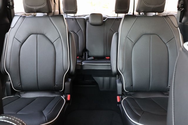 2026 Chrysler Pacifica Limited S Appearance photo 39
