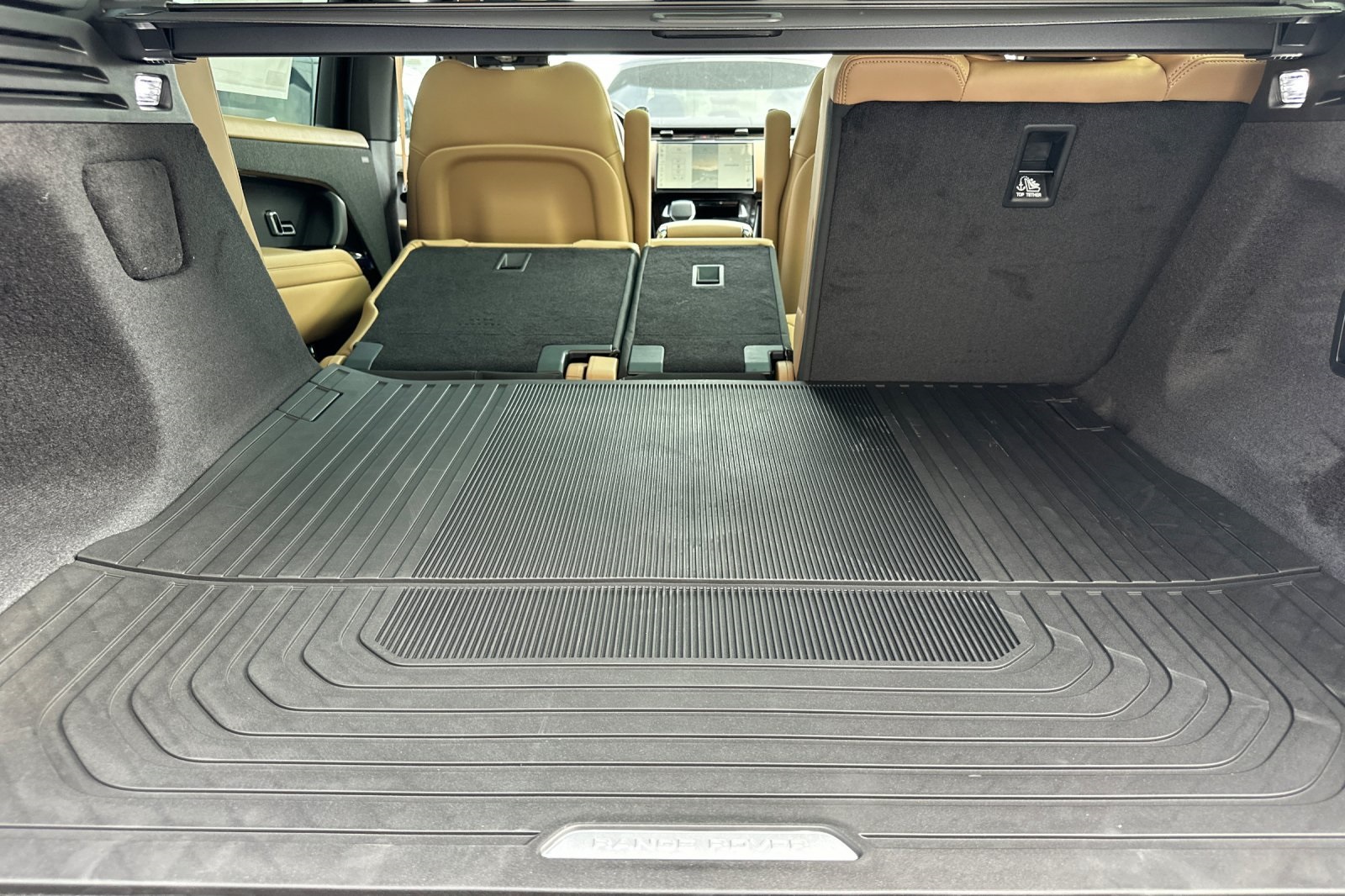 2025 Land Rover Range Rover Sport SE photo 16