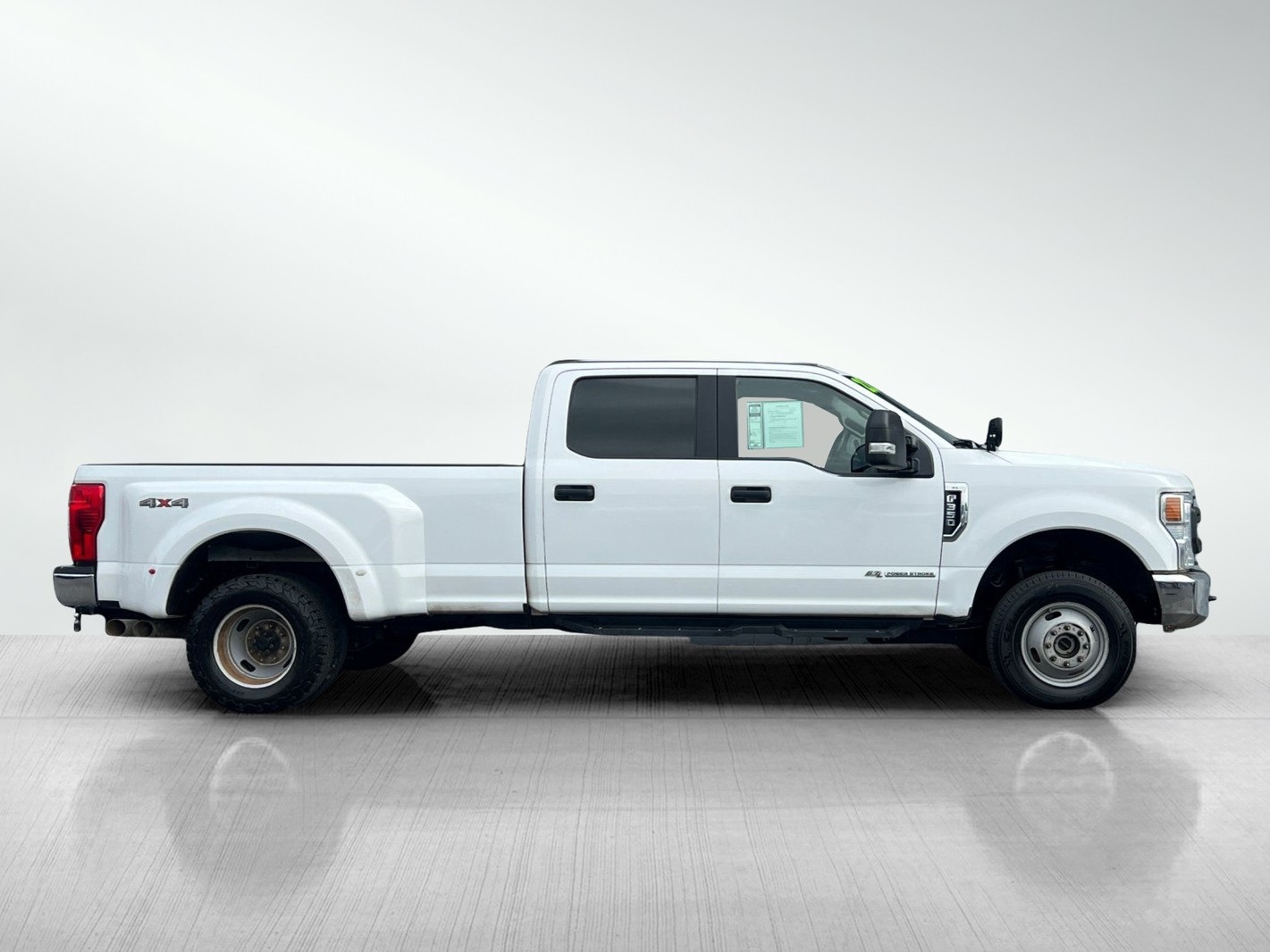 2022 Ford F-350 XL photo 3