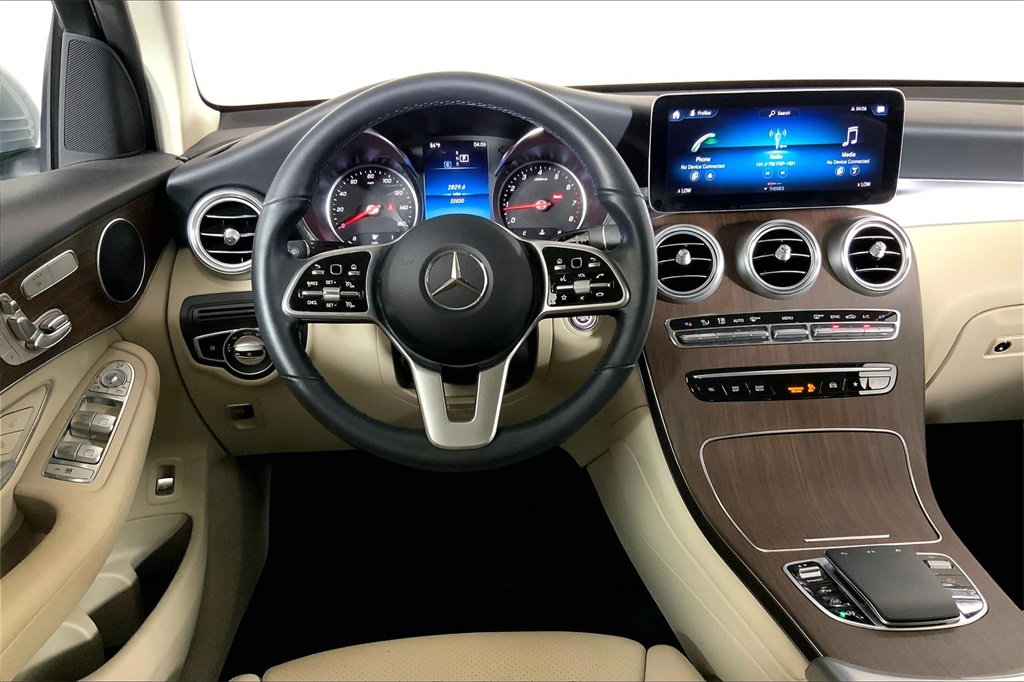 2022 Mercedes Benz GLC 300 photo 4