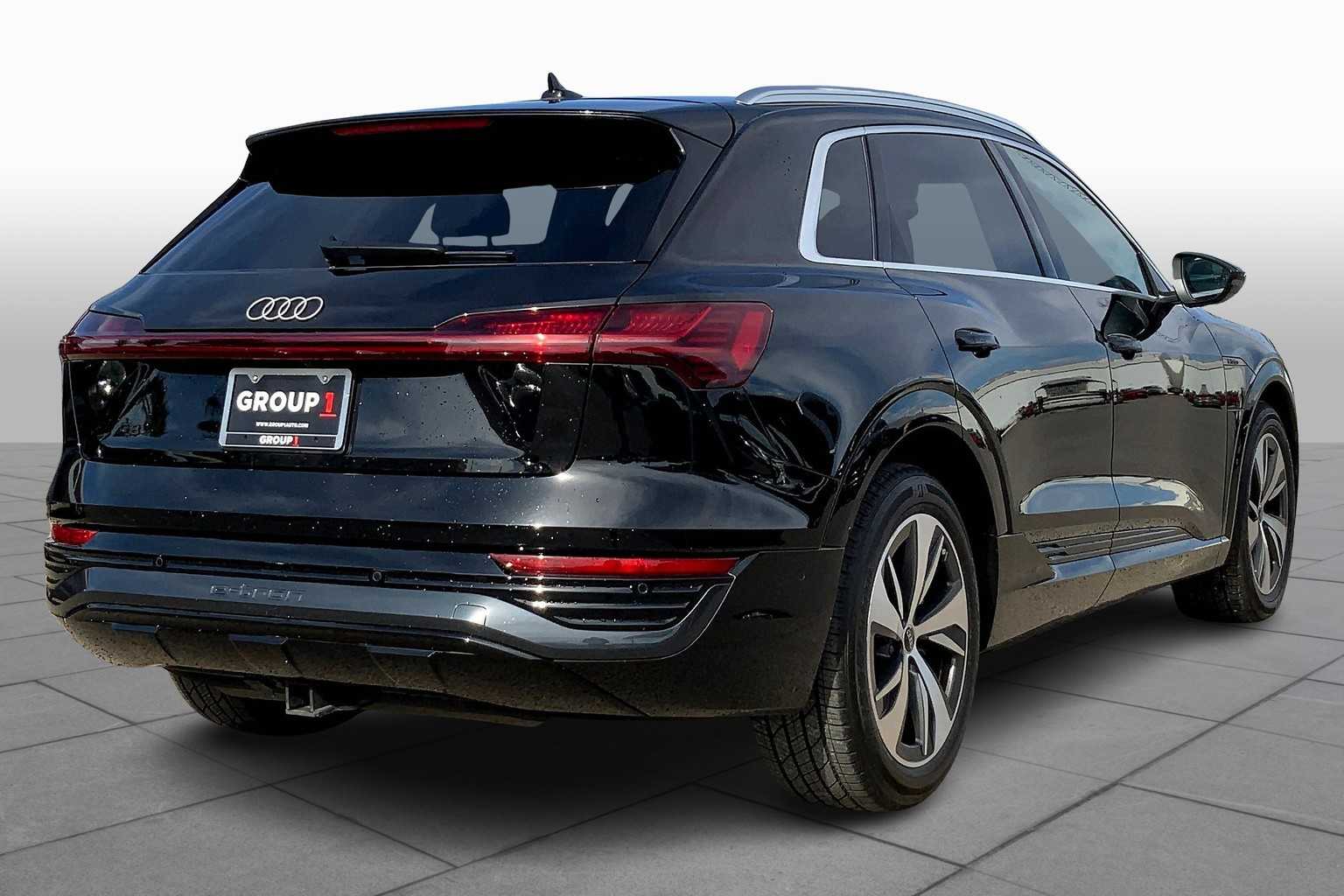 2024 Audi Q8 E-tron Premium Plus photo 9