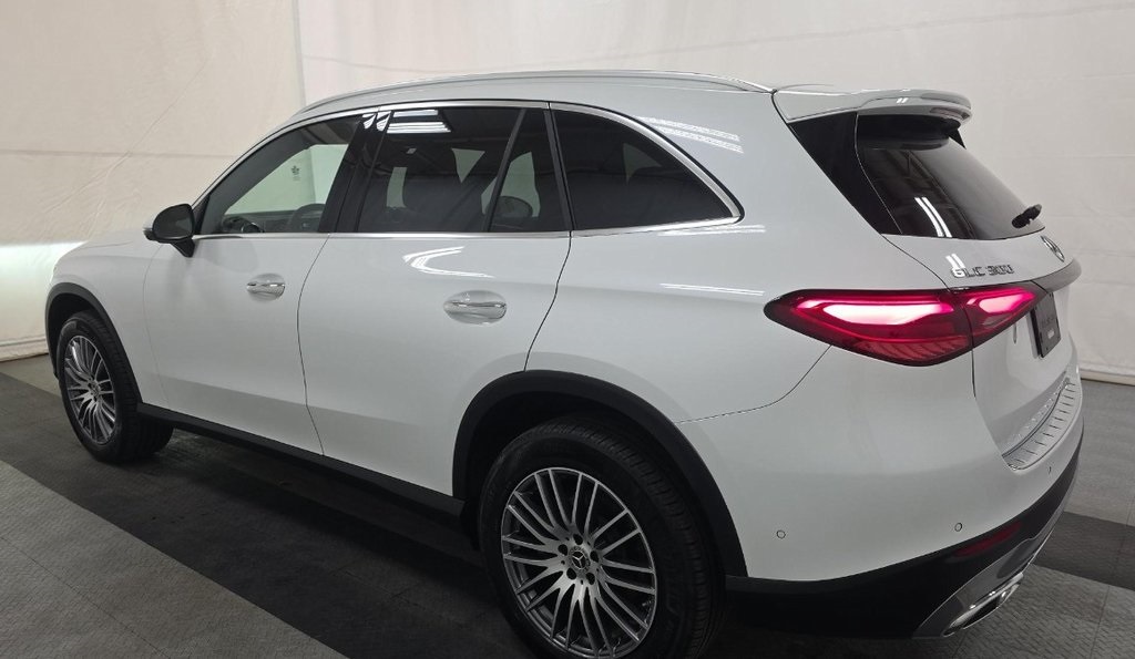2024 Mercedes Benz GLC 300 photo 6