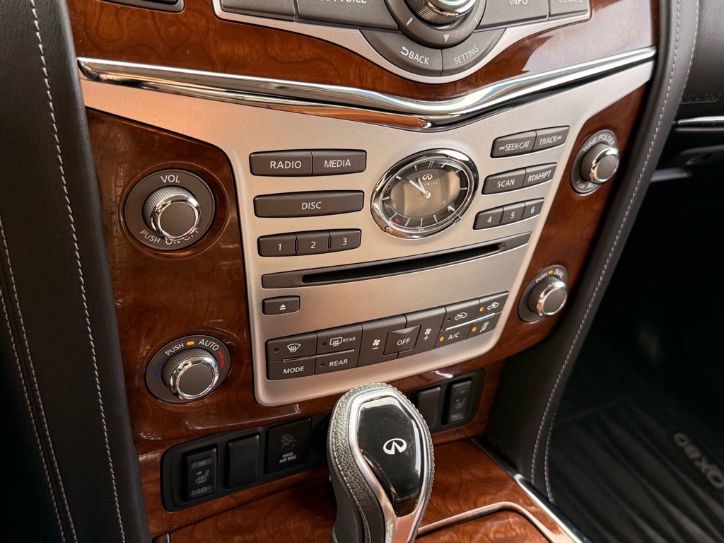 2019 Infiniti QX80 Luxe photo 17
