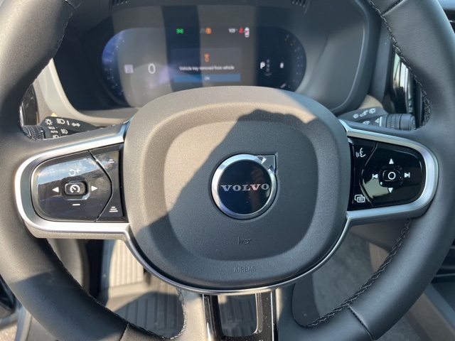 2026 Volvo XC60 B5 Plus photo 11