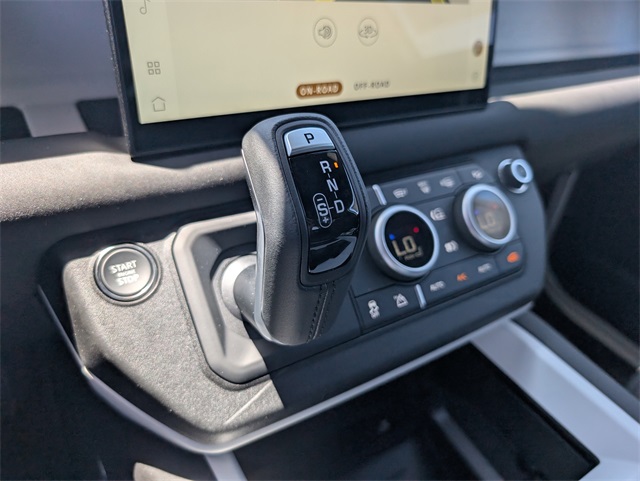 2025 Land Rover Defender 90 X-Dynamic SE photo 10