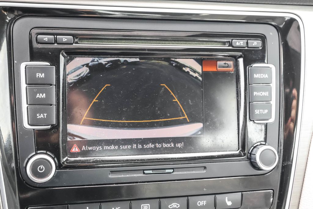 2015 Volkswagen Passat TDI SE photo 4