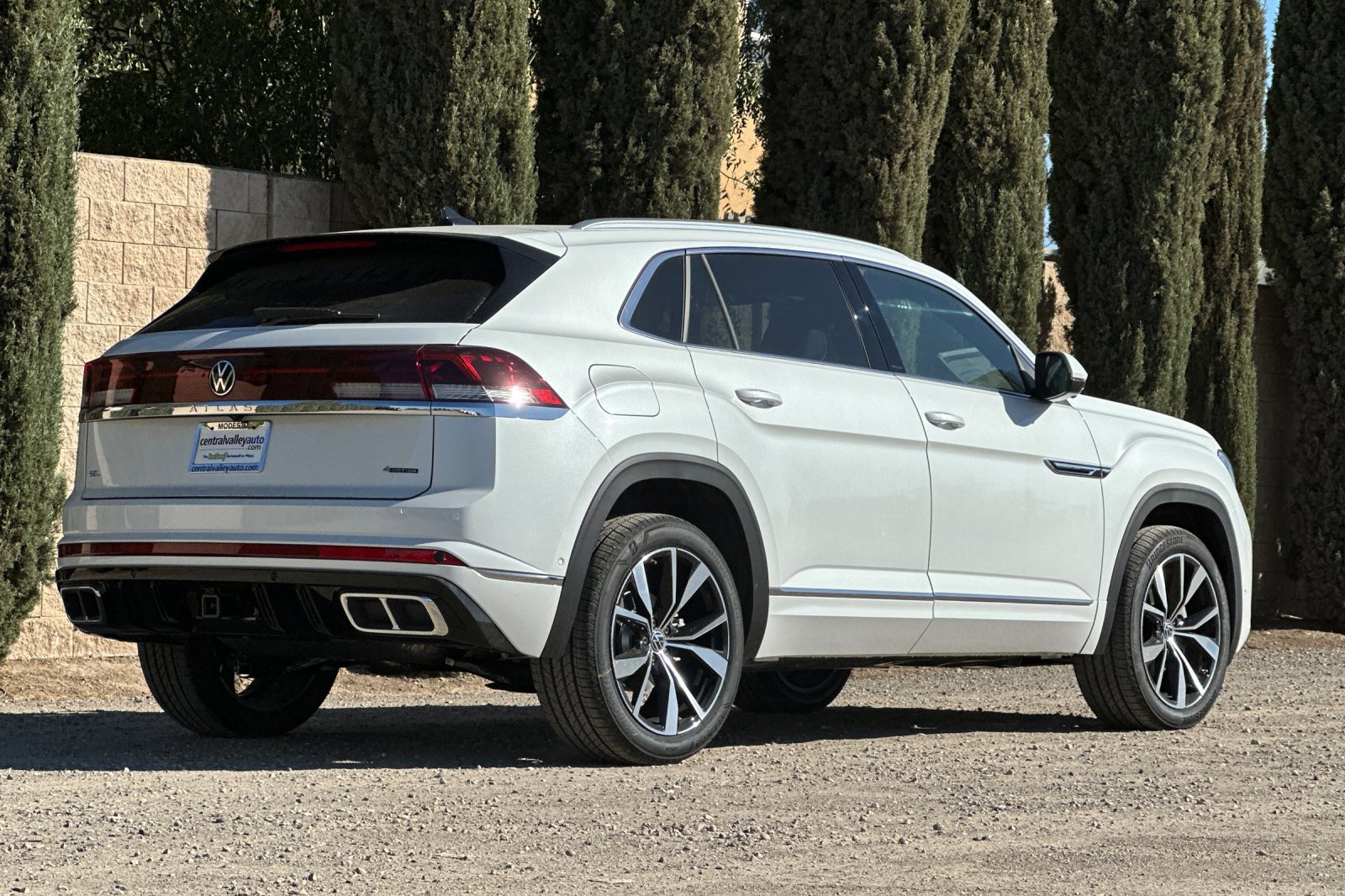 2026 Volkswagen Atlas Cross Sport SEL Premium R-Line photo 3