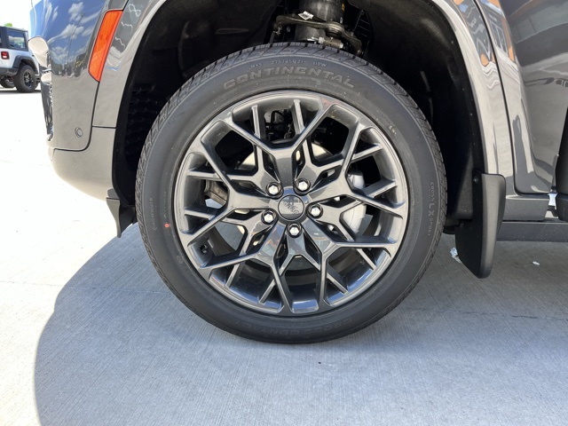2025 Jeep Grand Cherokee Summit Reserve photo 7