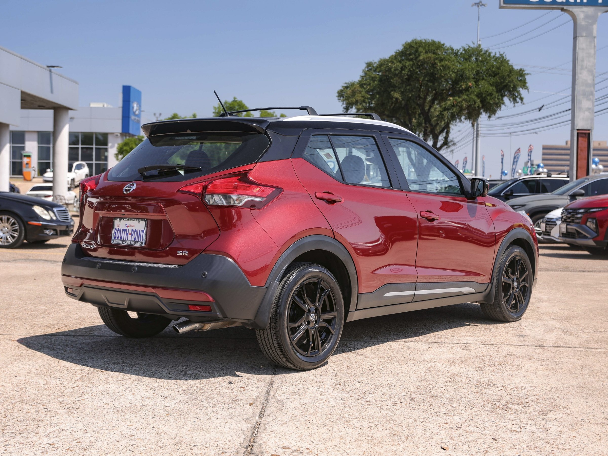 2020 Nissan Kicks SR photo 4