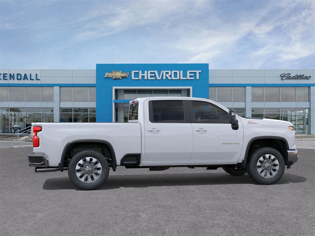 2026 Chevrolet Silverado 3500HD LT photo 4