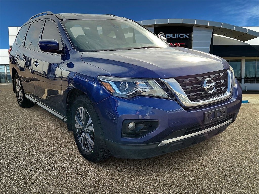 2017 Nissan Pathfinder SV