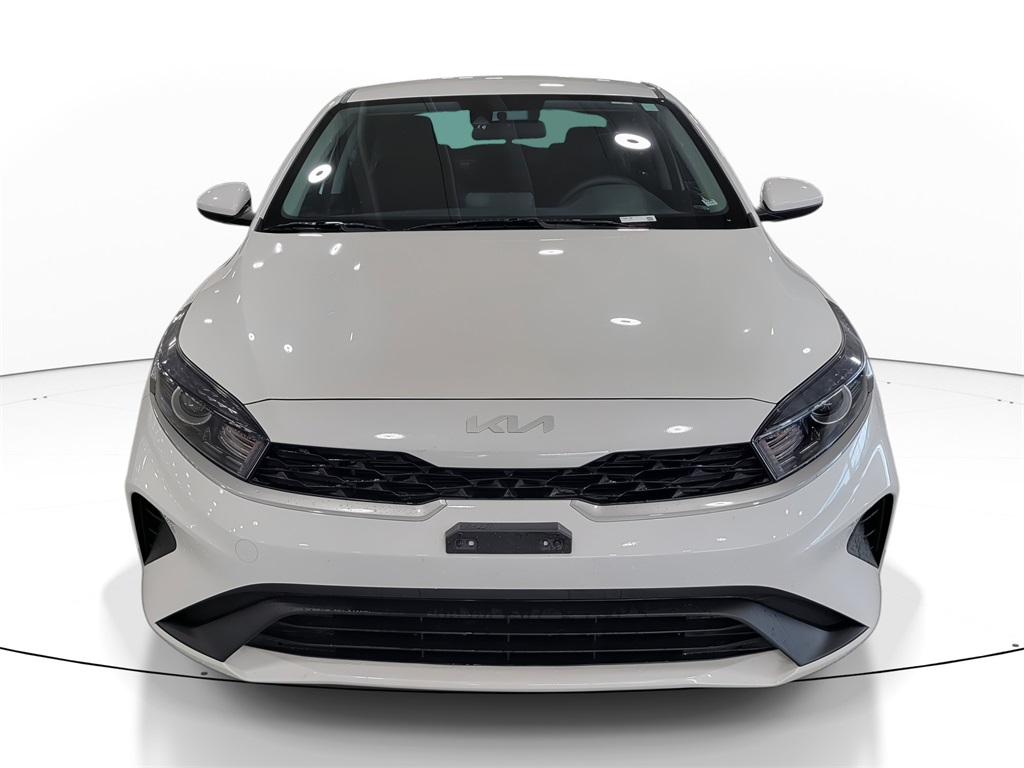 2023 Kia Forte LXS photo 3