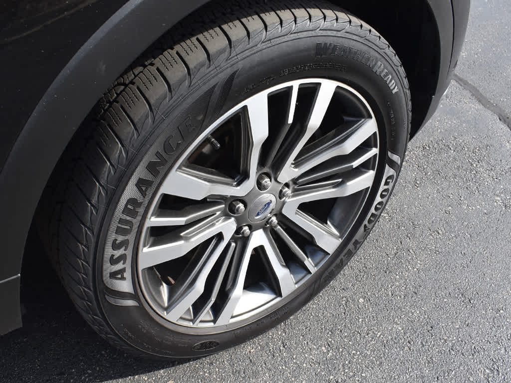 2019 Ford Explorer Platinum photo 8