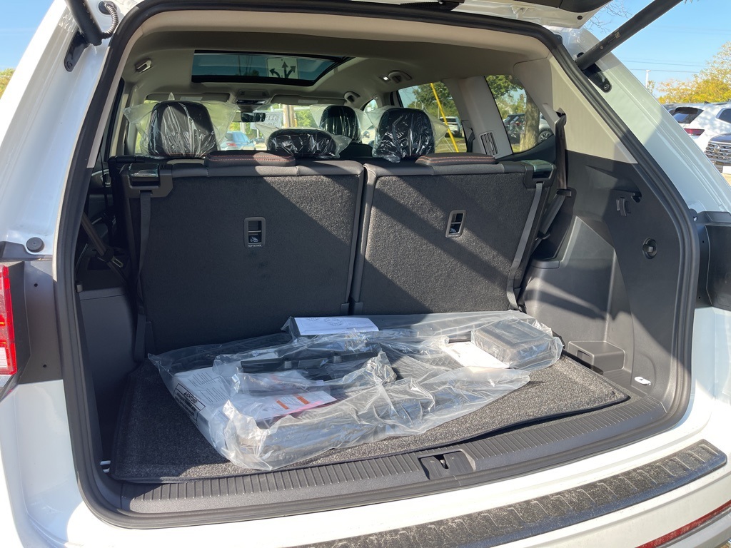 2026 Volkswagen Atlas Peak Edition SE photo 13