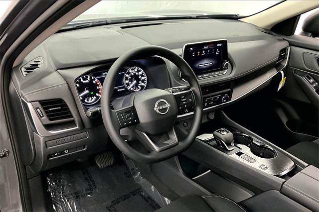 2025 Nissan Rogue S photo 6