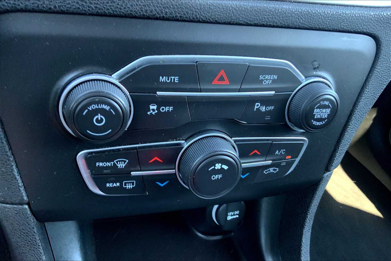 2023 Dodge Charger SXT photo 25