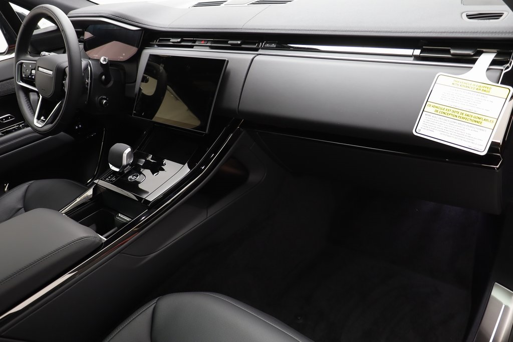 2025 Land Rover Range Rover Sport SE photo 17