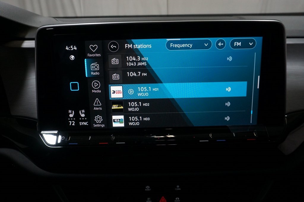 2025 Volkswagen Atlas Cross Sport SE Technology photo 14